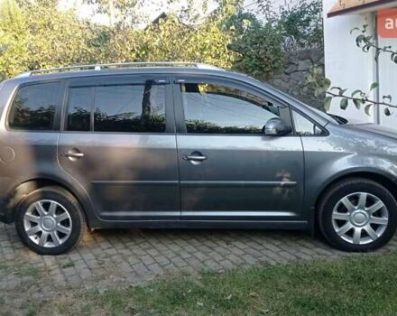 Серый Фольксваген Туран, объемом двигателя 1.9 л и пробегом 281 тыс. км за 6500 $, фото 1 на Automoto.ua