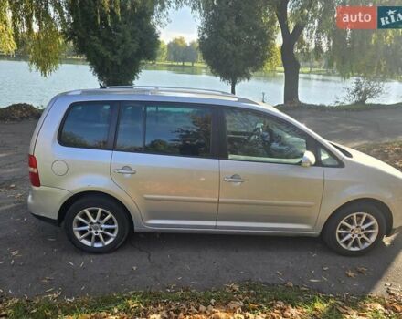 Серый Фольксваген Туран, объемом двигателя 2 л и пробегом 370 тыс. км за 6200 $, фото 7 на Automoto.ua