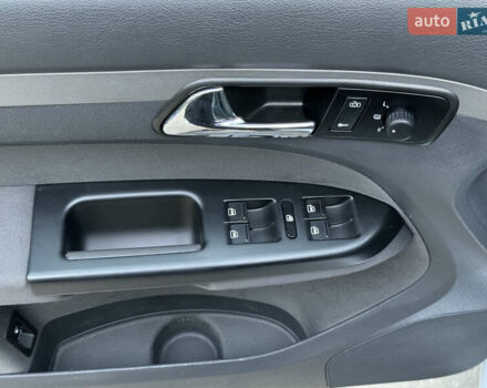 Сірий Фольксваген Туран, об'ємом двигуна 1.6 л та пробігом 219 тис. км за 6699 $, фото 32 на Automoto.ua