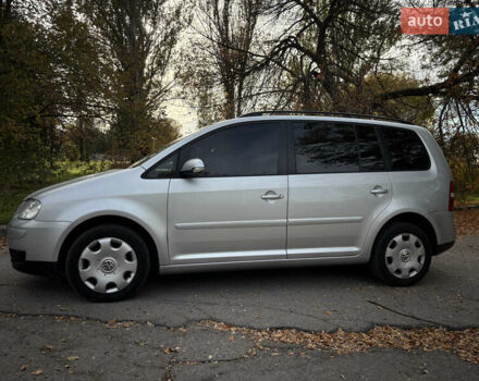 Серый Фольксваген Туран, объемом двигателя 1.9 л и пробегом 206 тыс. км за 6800 $, фото 1 на Automoto.ua