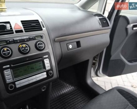 Сірий Фольксваген Туран, об'ємом двигуна 1.39 л та пробігом 243 тис. км за 5350 $, фото 63 на Automoto.ua