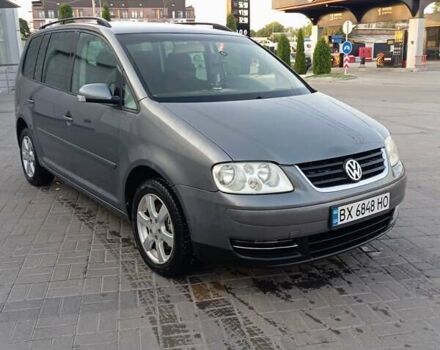 Серый Фольксваген Туран, объемом двигателя 1.98 л и пробегом 250 тыс. км за 5200 $, фото 25 на Automoto.ua