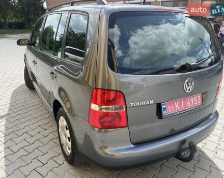 Серый Фольксваген Туран, объемом двигателя 1.6 л и пробегом 186 тыс. км за 6900 $, фото 3 на Automoto.ua