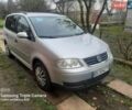 Сірий Фольксваген Туран, об'ємом двигуна 1.6 л та пробігом 254 тис. км за 5100 $, фото 1 на Automoto.ua