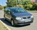 Серый Фольксваген Туран, объемом двигателя 1.97 л и пробегом 330 тыс. км за 5800 $, фото 2 на Automoto.ua