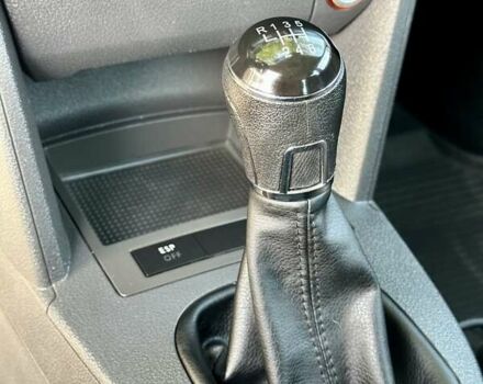 Серый Фольксваген Туран, объемом двигателя 1.97 л и пробегом 330 тыс. км за 5800 $, фото 7 на Automoto.ua