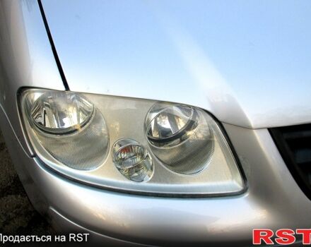 Серый Фольксваген Туран, объемом двигателя 1.6 л и пробегом 230 тыс. км за 6500 $, фото 4 на Automoto.ua