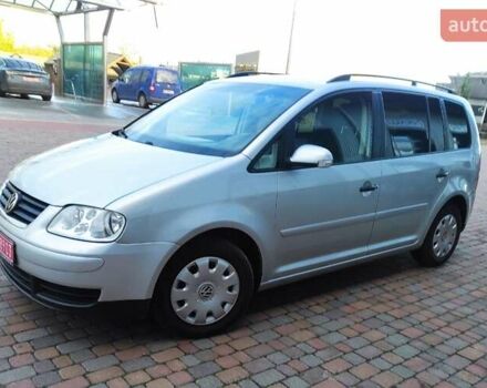 Серый Фольксваген Туран, объемом двигателя 1.6 л и пробегом 220 тыс. км за 5650 $, фото 4 на Automoto.ua