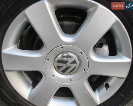 Серый Фольксваген Туран, объемом двигателя 1.6 л и пробегом 230 тыс. км за 6500 $, фото 9 на Automoto.ua