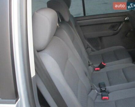 Серый Фольксваген Туран, объемом двигателя 1.6 л и пробегом 230 тыс. км за 6500 $, фото 18 на Automoto.ua