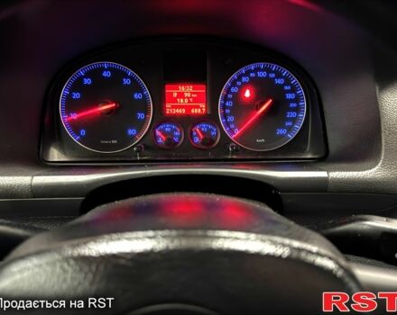 Серый Фольксваген Туран, объемом двигателя 1.6 л и пробегом 213 тыс. км за 6600 $, фото 9 на Automoto.ua