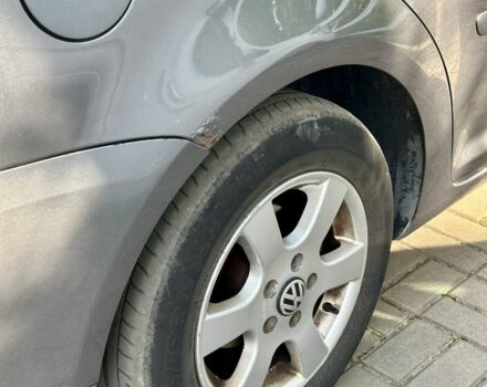 Серый Фольксваген Туран, объемом двигателя 2 л и пробегом 330 тыс. км за 5800 $, фото 7 на Automoto.ua