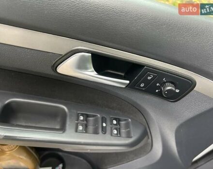 Сірий Фольксваген Туран, об'ємом двигуна 1.9 л та пробігом 283 тис. км за 5400 $, фото 29 на Automoto.ua