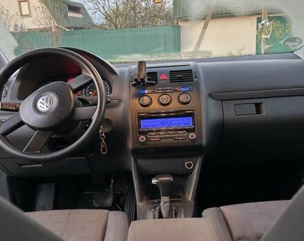 Серый Фольксваген Туран, объемом двигателя 1.9 л и пробегом 233 тыс. км за 6300 $, фото 12 на Automoto.ua