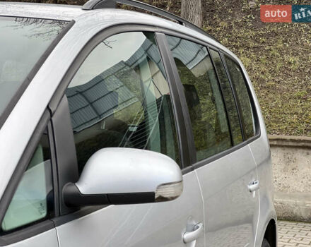 Серый Фольксваген Туран, объемом двигателя 1.9 л и пробегом 284 тыс. км за 6500 $, фото 6 на Automoto.ua