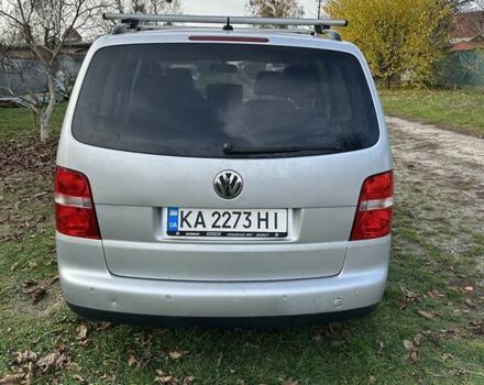 Серый Фольксваген Туран, объемом двигателя 1.9 л и пробегом 233 тыс. км за 6300 $, фото 3 на Automoto.ua