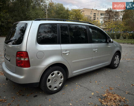 Серый Фольксваген Туран, объемом двигателя 1.9 л и пробегом 206 тыс. км за 6800 $, фото 3 на Automoto.ua