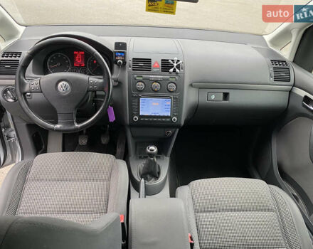 Сірий Фольксваген Туран, об'ємом двигуна 1.39 л та пробігом 217 тис. км за 6250 $, фото 11 на Automoto.ua