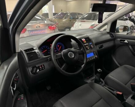 Фольксваген Туран 2006 в Кропивницком (Кировограде) на Automoto.ua Серый Фольксваген Туран, объемом двигателя 1.6 л и пробегом 213 тыс. км за 6600 $, фото 9 на Automoto.ua