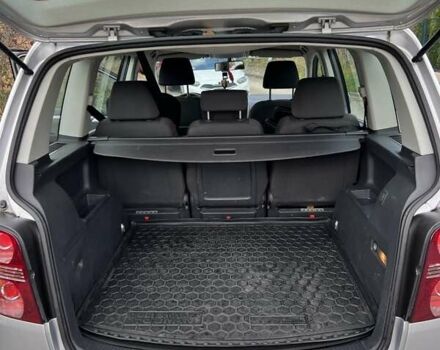 Сірий Фольксваген Туран, об'ємом двигуна 1.9 л та пробігом 283 тис. км за 5400 $, фото 8 на Automoto.ua