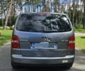 Серый Фольксваген Туран, объемом двигателя 2 л и пробегом 367 тыс. км за 2657 $, фото 1 на Automoto.ua