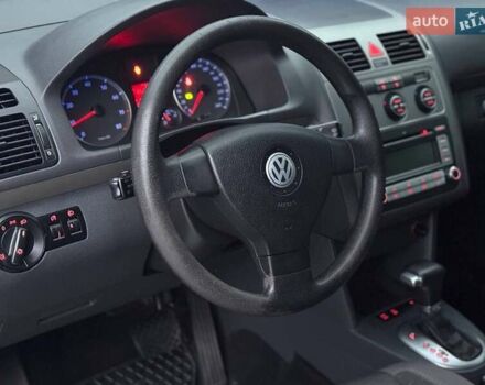 Серый Фольксваген Туран, объемом двигателя 1.39 л и пробегом 211 тыс. км за 6799 $, фото 7 на Automoto.ua