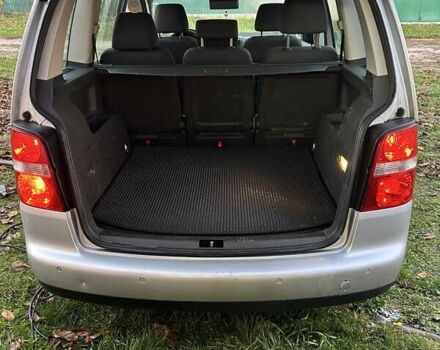 Серый Фольксваген Туран, объемом двигателя 1.9 л и пробегом 233 тыс. км за 6300 $, фото 4 на Automoto.ua