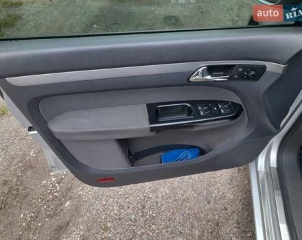 Серый Фольксваген Туран, объемом двигателя 1.39 л и пробегом 212 тыс. км за 5800 $, фото 12 на Automoto.ua