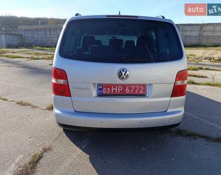Серый Фольксваген Туран, объемом двигателя 1.6 л и пробегом 243 тыс. км за 5999 $, фото 3 на Automoto.ua