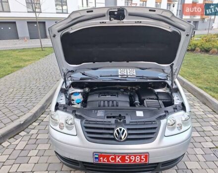Серый Фольксваген Туран, объемом двигателя 1.6 л и пробегом 214 тыс. км за 6299 $, фото 44 на Automoto.ua