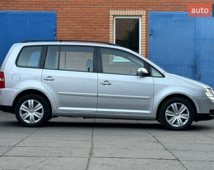 Серый Фольксваген Туран, объемом двигателя 1.6 л и пробегом 219 тыс. км за 6599 $, фото 6 на Automoto.ua