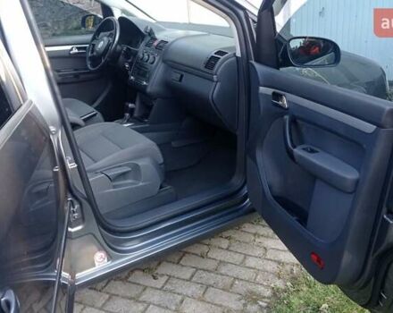 Серый Фольксваген Туран, объемом двигателя 1.9 л и пробегом 281 тыс. км за 6500 $, фото 13 на Automoto.ua