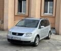 Сірий Фольксваген Туран, об'ємом двигуна 2 л та пробігом 309 тис. км за 2900 $, фото 1 на Automoto.ua