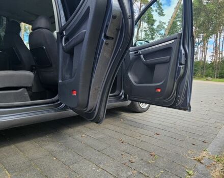 Серый Фольксваген Туран, объемом двигателя 2 л и пробегом 367 тыс. км за 2657 $, фото 15 на Automoto.ua