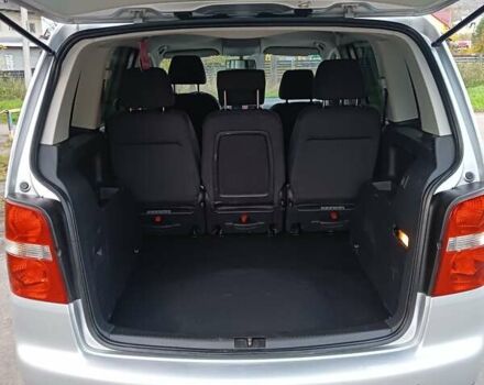 Серый Фольксваген Туран, объемом двигателя 1.6 л и пробегом 242 тыс. км за 5300 $, фото 20 на Automoto.ua