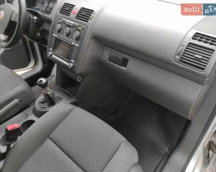 Серый Фольксваген Туран, объемом двигателя 1.6 л и пробегом 220 тыс. км за 5650 $, фото 14 на Automoto.ua