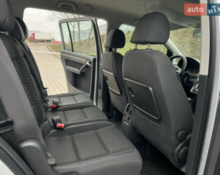 Серый Фольксваген Туран, объемом двигателя 1.9 л и пробегом 284 тыс. км за 6500 $, фото 25 на Automoto.ua