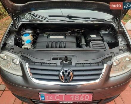 Серый Фольксваген Туран, объемом двигателя 1.6 л и пробегом 193 тыс. км за 6400 $, фото 13 на Automoto.ua