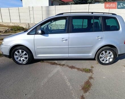 Серый Фольксваген Туран, объемом двигателя 1.6 л и пробегом 243 тыс. км за 5999 $, фото 5 на Automoto.ua
