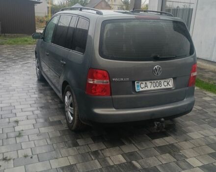 Серый Фольксваген Туран, объемом двигателя 1.6 л и пробегом 280 тыс. км за 5400 $, фото 3 на Automoto.ua