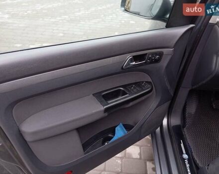 Серый Фольксваген Туран, объемом двигателя 1.98 л и пробегом 250 тыс. км за 5200 $, фото 43 на Automoto.ua