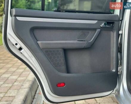 Сірий Фольксваген Туран, об'ємом двигуна 1.6 л та пробігом 240 тис. км за 6200 $, фото 30 на Automoto.ua