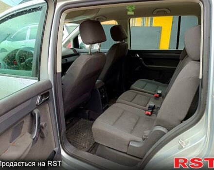 Сірий Фольксваген Туран, об'ємом двигуна 1.9 л та пробігом 340 тис. км за 2700 $, фото 7 на Automoto.ua