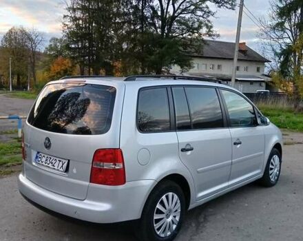 Серый Фольксваген Туран, объемом двигателя 1.6 л и пробегом 242 тыс. км за 5300 $, фото 3 на Automoto.ua