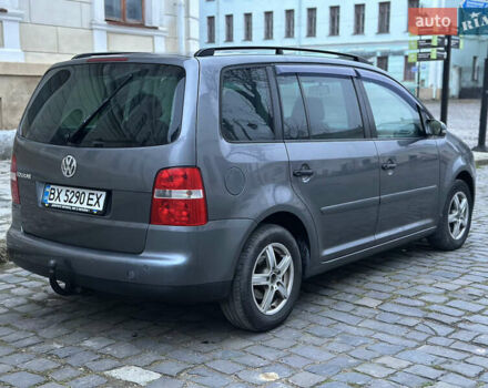 Серый Фольксваген Туран, объемом двигателя 1.6 л и пробегом 260 тыс. км за 5750 $, фото 3 на Automoto.ua