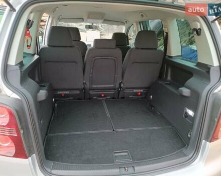 Сірий Фольксваген Туран, об'ємом двигуна 1.9 л та пробігом 324 тис. км за 7500 $, фото 4 на Automoto.ua