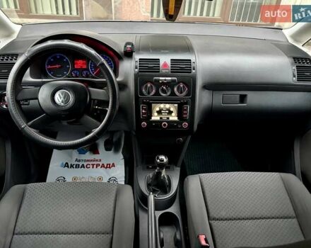 Сірий Фольксваген Туран, об'ємом двигуна 1.9 л та пробігом 264 тис. км за 5400 $, фото 1 на Automoto.ua