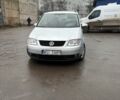 Серый Фольксваген Туран, объемом двигателя 1.9 л и пробегом 350 тыс. км за 2900 $, фото 1 на Automoto.ua