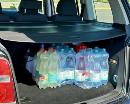 Серый Фольксваген Туран, объемом двигателя 2 л и пробегом 330 тыс. км за 5800 $, фото 4 на Automoto.ua