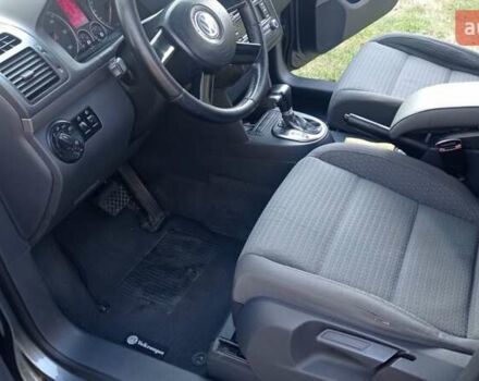 Серый Фольксваген Туран, объемом двигателя 1.9 л и пробегом 281 тыс. км за 6500 $, фото 16 на Automoto.ua